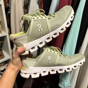 On Cloud Cloudswift in Limelight